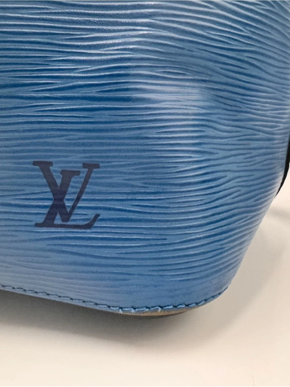 Louis Vuitton Epi Noé PM Bucket Bag Toledo Blue | Authentic Vintage LV